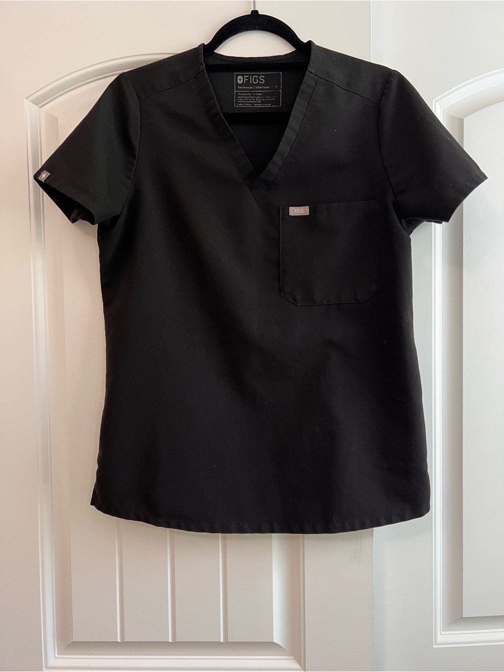 Womens FIGS Catarina One-Pocket Scrub Top Black Size S